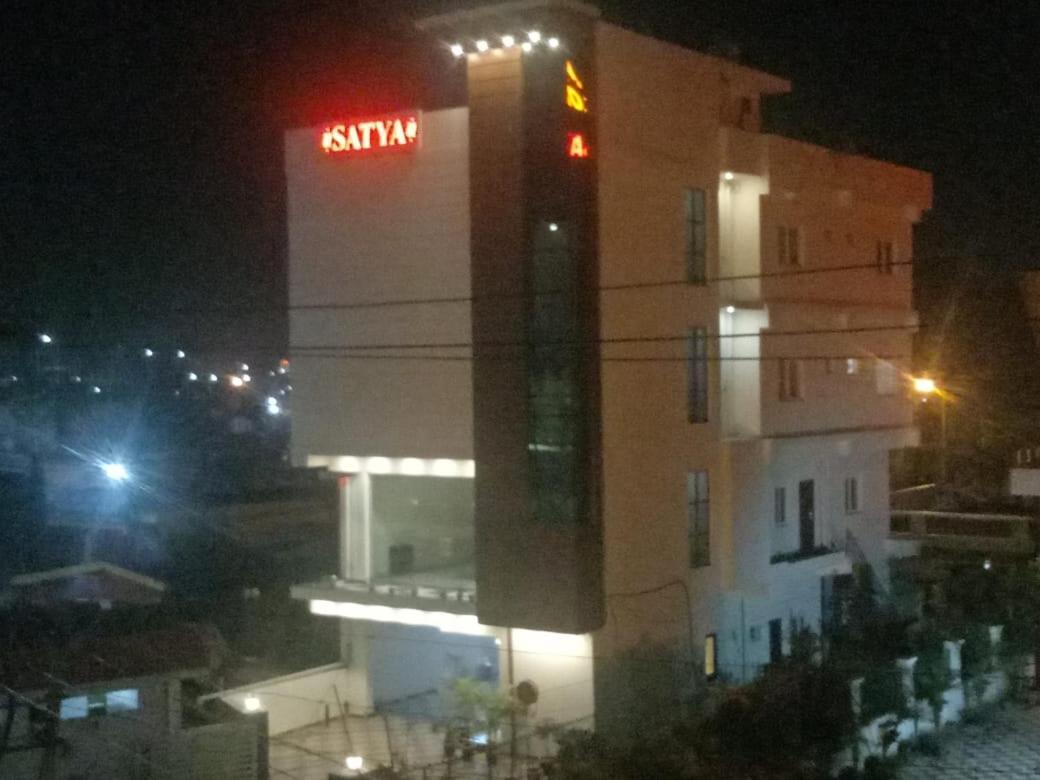 Hotel Satya Dehradun Zewnętrze zdjęcie