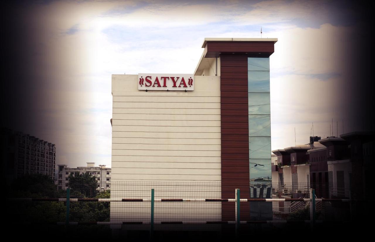 Hotel Satya Dehradun Zewnętrze zdjęcie